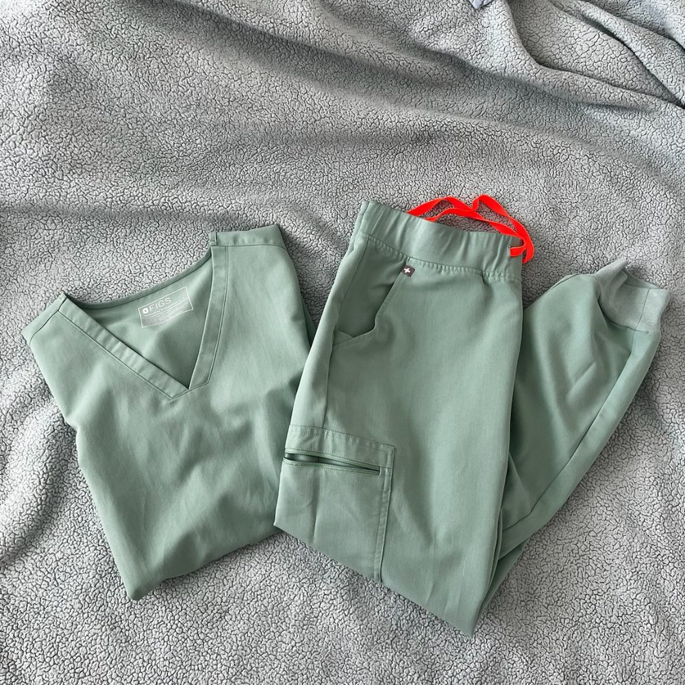 FIGS scrubs set (Jade) - barely used $65